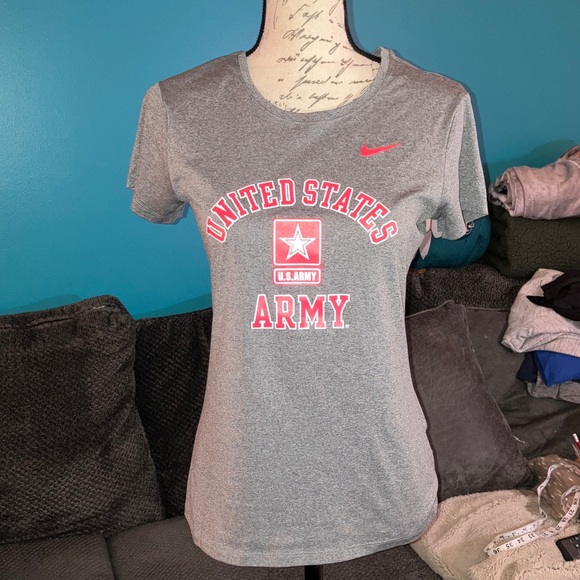🎉4 for $20 Nike Women's Gray United States Army Dri-Fit Tee, Medium - Picture 1 of 5